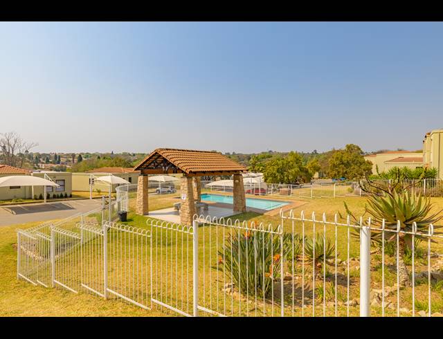 2 BEDROOM TOWNHOUSE FOR SALE IN BROADACRES
